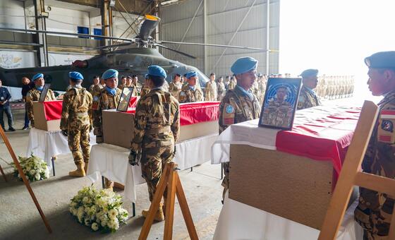 联黎部队在贝鲁特悼念遇难维和人员。